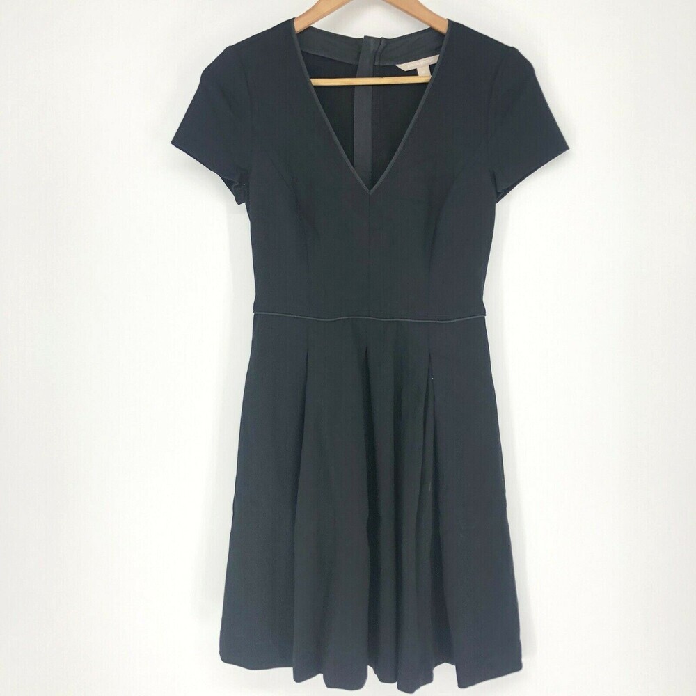 Banana Republic Black Skater Dress Short Sleeve Zip Up Back Size 0 V-Neck Office